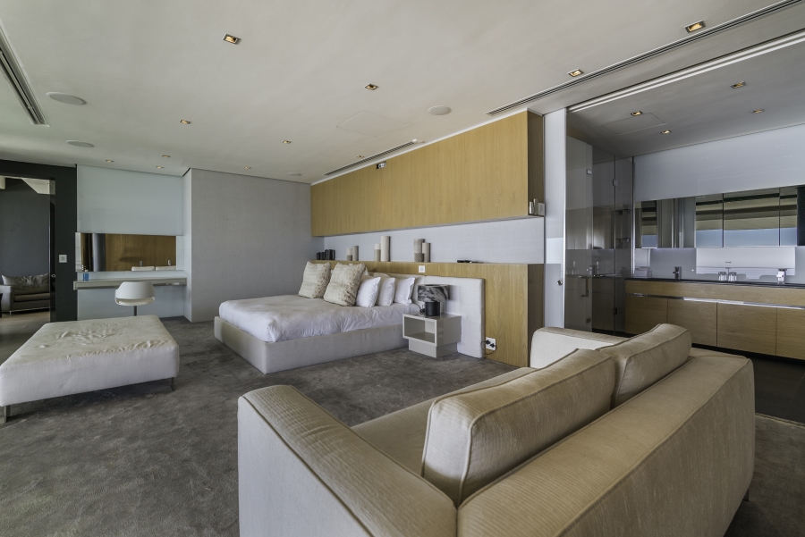 5 Bedroom Property for Sale in Clifton Western Cape